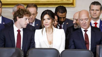 Jeff Bezos’ fiancée sparks backlash with inauguration outfit - Fox News