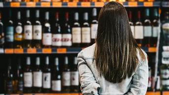 Doctor not surprised by study showing Americans are drinking less booze - Fox News