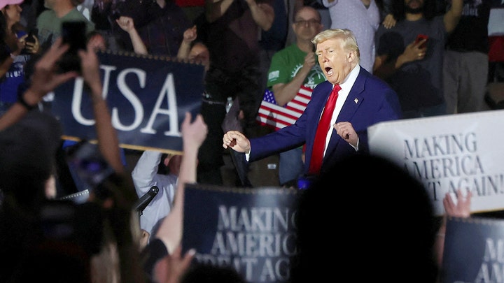 trump cheering - Fox News