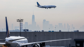 Chilling moment air traffic control lost contact with planes at US airport - Fox News