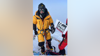 Fox News’ Mike Tobin scales EVEREST - Fox News