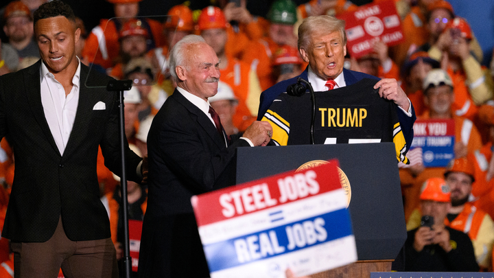 Trump gifted custom Steelers jersey as players join him on Pennsylvania stage - Fox News