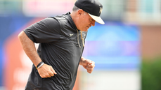 Coach apologizes after being caught using alleged homophobic slur - Fox News