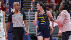 Potty-mouthed Caitlin Clark gives referee five-word tongue lashing after botched call - Fox News