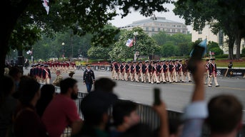 Revolutionary War crowd - Fox News