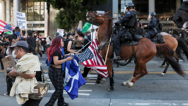 rioters, horses in street - Fox News