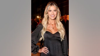 HGTV star FLAUNTS bikini bod - Fox News