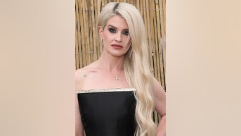Kelly Osbourne DEFENDS parents - Fox News