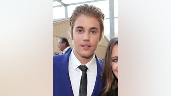Bieber SHUTS down mom’s prayer - Fox News