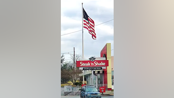 Fast-food restaurant rolls out American flags - Fox News