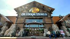 Texas good old boys get after it at a Bass Pro Shops gone wild - Fox News