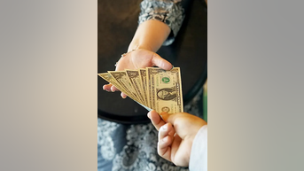 How much Americans TIP at restaurants - Fox News