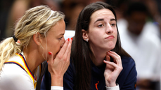 Sophie Cunningham tried to recruit Caitlin Clark to head overseas - Fox News