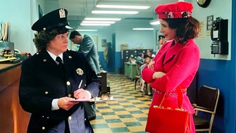 Actress Wendy Davis struck and killed by vehicle in Manhattan theater district at 60 - Fox News