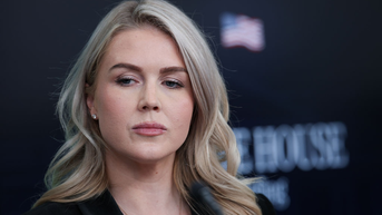 Trump's press secretary shown in unflattering photo by petty magazine Vanity Fair - Fox News