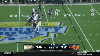 College football star bounces off official, leads Fighting Illini to historic bowl win - Fox News