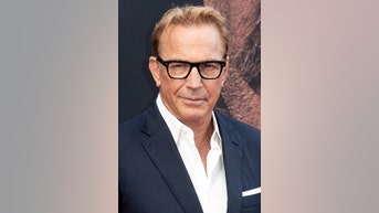 Costner recalls Christmas GIFT to dad - Fox News