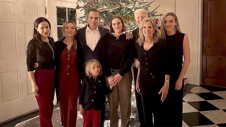 Biden family Christmas photo draws mixed reactions over framing and placement - Fox News