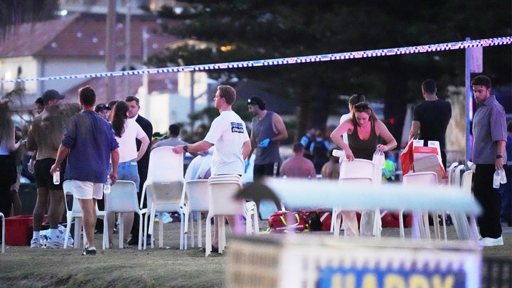 At least 11 dead in terror attack at Australia Hanukkah event, one suspect killed - Fox News