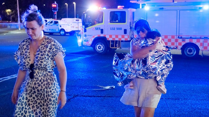 At least 11 dead in terror attack at Australia Hanukkah event, one suspect killed - Fox News