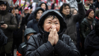 Woman with hands praying - Fox News