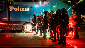 Police gathered, Polizei vehicle in background - Fox News