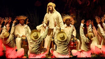 NFL legend commits to not watching Bad Bunny halftime show, chooses TPUSA concert - Fox News