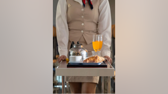 Airline offers RETRO food menu - Fox News