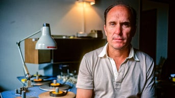 portrait at desk - Fox News