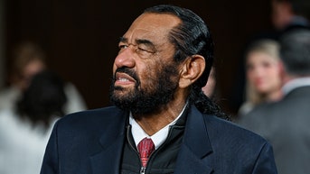 Al Green ejected from Trump State of the Union over protest sign - Fox News