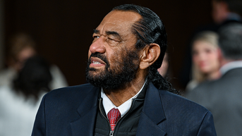 Democrats pressed on refusing to stand for US citizens over illegal immigrants - Fox News