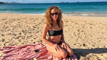 'Dirty Dancing' star shows off beach body at 65 as she prepares for Baby comeback - Fox News