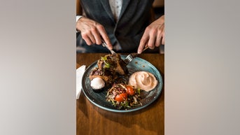 Popular diet tied to lower DEMENTIA risk - Fox News