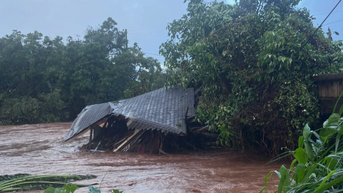 More rain devastates Hawaii as thousands still without power, evacuations lift - Fox News