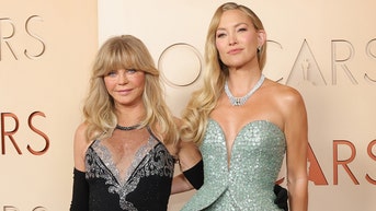 Oscars 2026 red carpet dazzles with Kate Hudson and her mom Goldie Hawn - Fox News