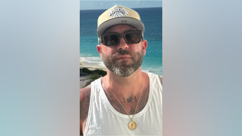 Viral 'Brooklyn guy' defends ICE at airports - Fox News