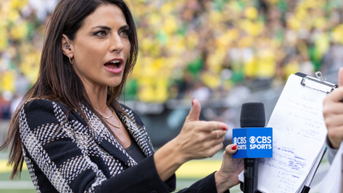 College football reporter Jenny Dell rocks a bikini while celebrating personal milestone - Fox News