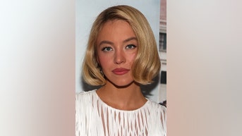 Sweeney STUNS in barely there lingerie - Fox News