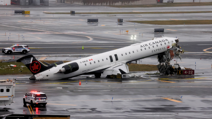 Final moments of LaGuardia crash come into focus as black boxes recovered - Fox News