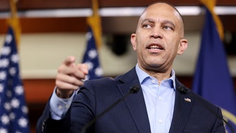 Jeffries calls Leavitt a 'disgrace' while defending 'warfare' language: 'I don't give a damn' - Fox News