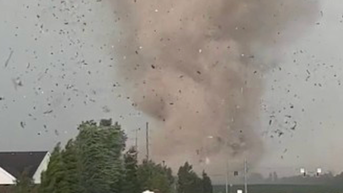 Tornado threat intensifies as major cities face upgraded Level 4/5 risk today - Fox News