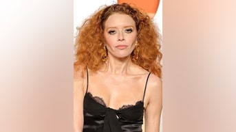 Lyonne REMOVED from flight after incident - Fox News