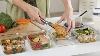 One simple eating habit may help shed pounds, take stress out of dieting, study finds - Fox News