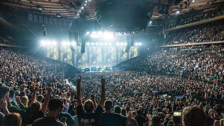 StubHub reaches settlement to refund $10M to customers over 'deceptive' pricing - Fox Business News