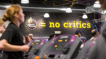 Woman stunned after her gym allegedly called cops after she reported a man in locker room - Fox News