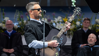 Eric Church explains his powerful graduation speech that immediately went viral - Fox News