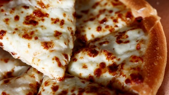America just named its favorite pizza chain — the 'best-tasting' winner is an old classic - Fox News