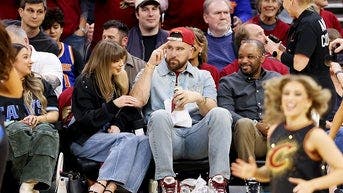 Taylor Swift, Travis Kelce sit courtside as Knicks push Cavs to brink of elimination - Fox News