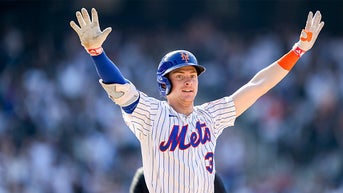 Rookie Carson Benge's chopper sparks wild collision, walks off Mets over Yankees - Fox News