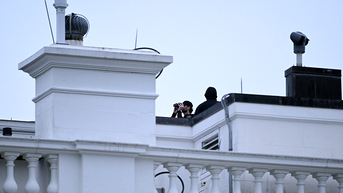 White House police roof 002 - Fox News
